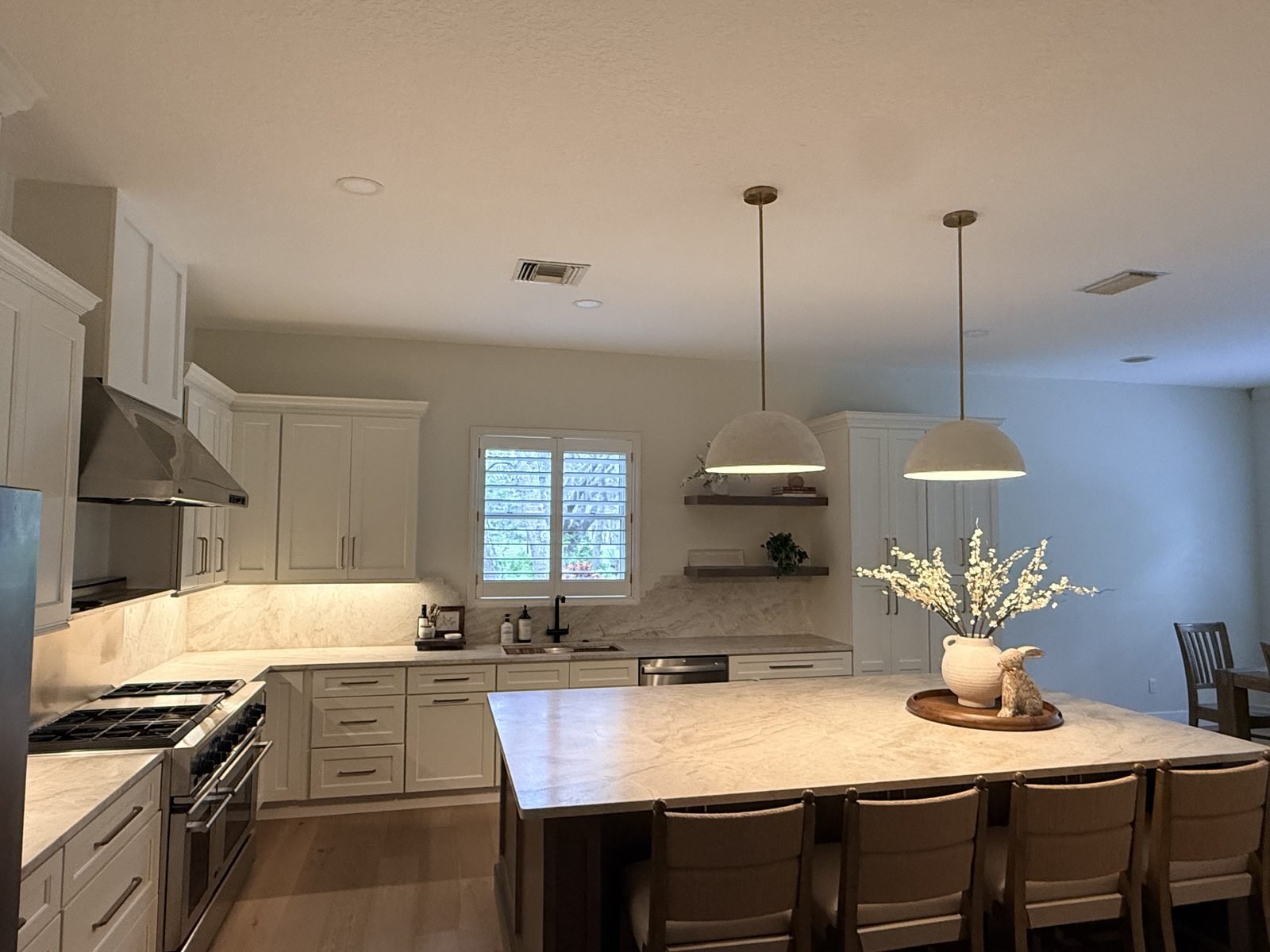 Open plan kitchen under cabinet lighting Holiday FL