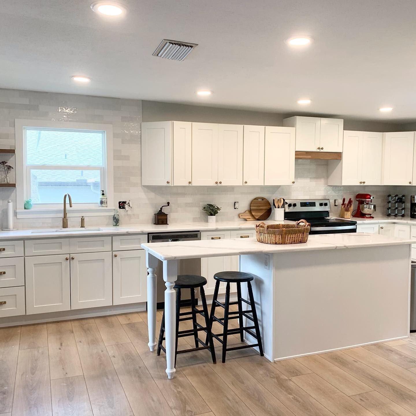 White kitchen glaze tile dark island Holiday FL