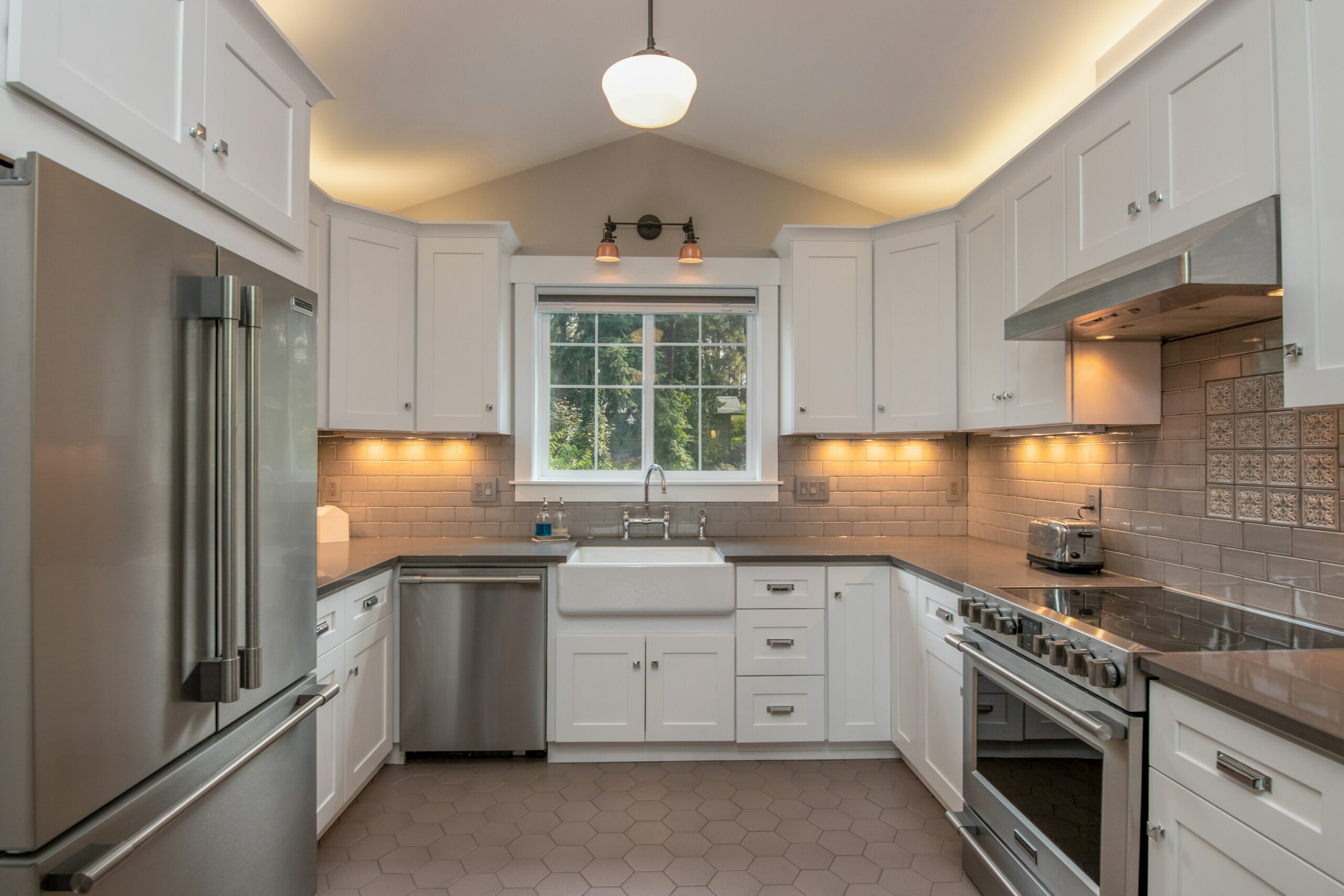 framed vs. frameless cabinets
