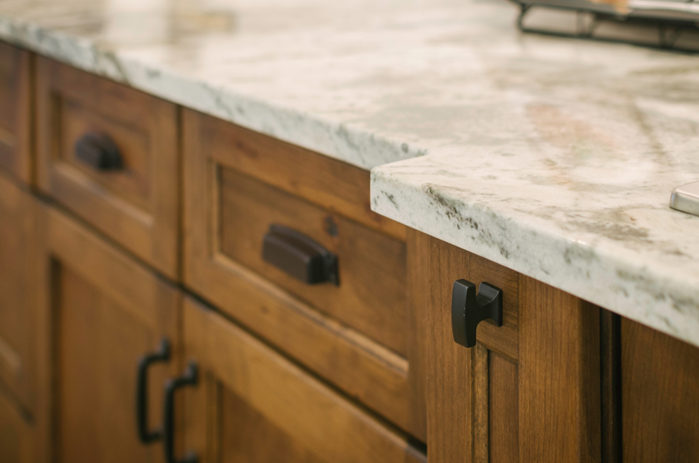 choosing the perfect cabinet hardware